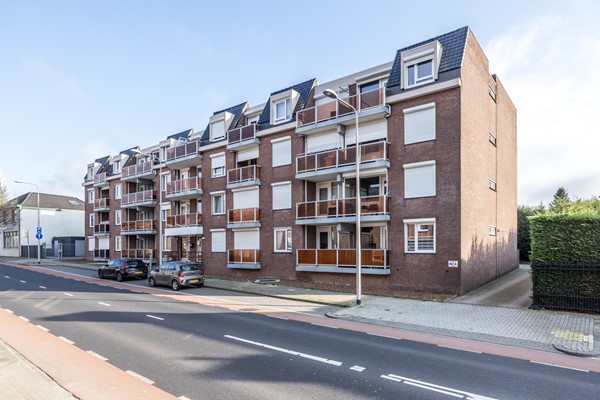 Verkocht onder voorbehoud: Instapklaar modern appartement met 2 slaapkamers op de begane grond met balkon en berging in de wijk de Vink in Kerkrade
